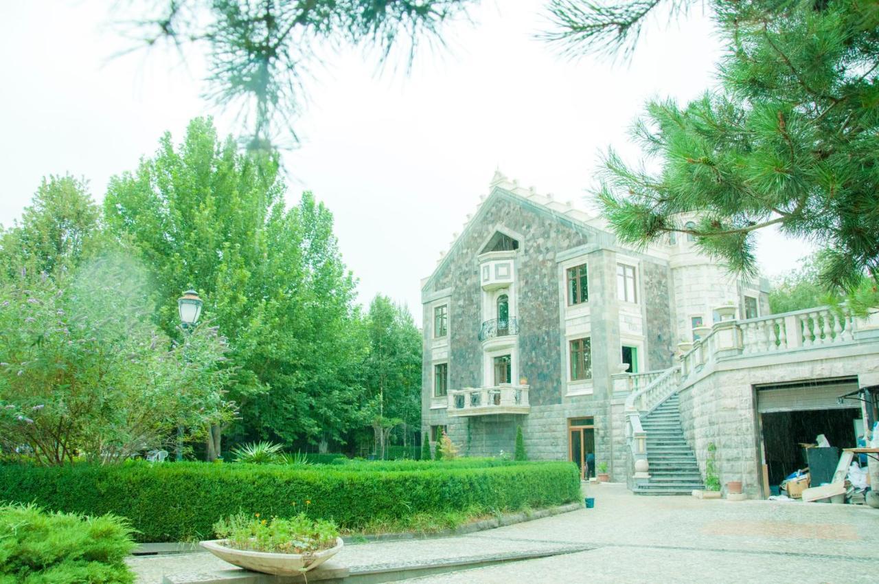 X Hotel Erevan Exterior foto