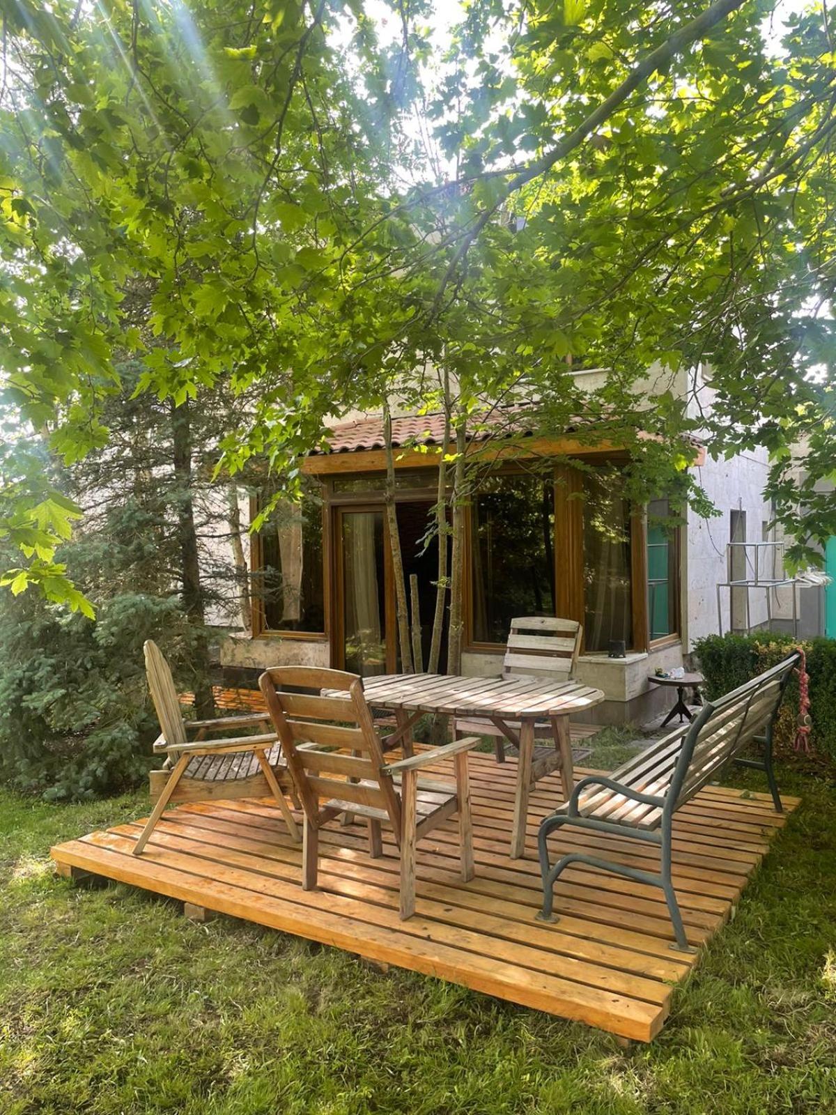 X Hotel Erevan Exterior foto